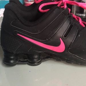 Deals for Pink A Black Nike Shoxs 